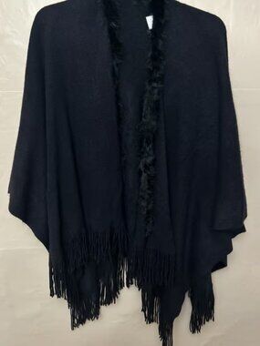 Women's One Size Capri Black Fur Trim Shawl Rumba